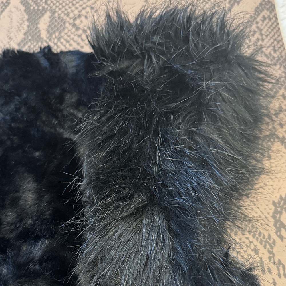 Neiman Marcus target Skaist Taylor Women’s Black Faux Fur Vest with Pink Lining - Picture 6 of 8
